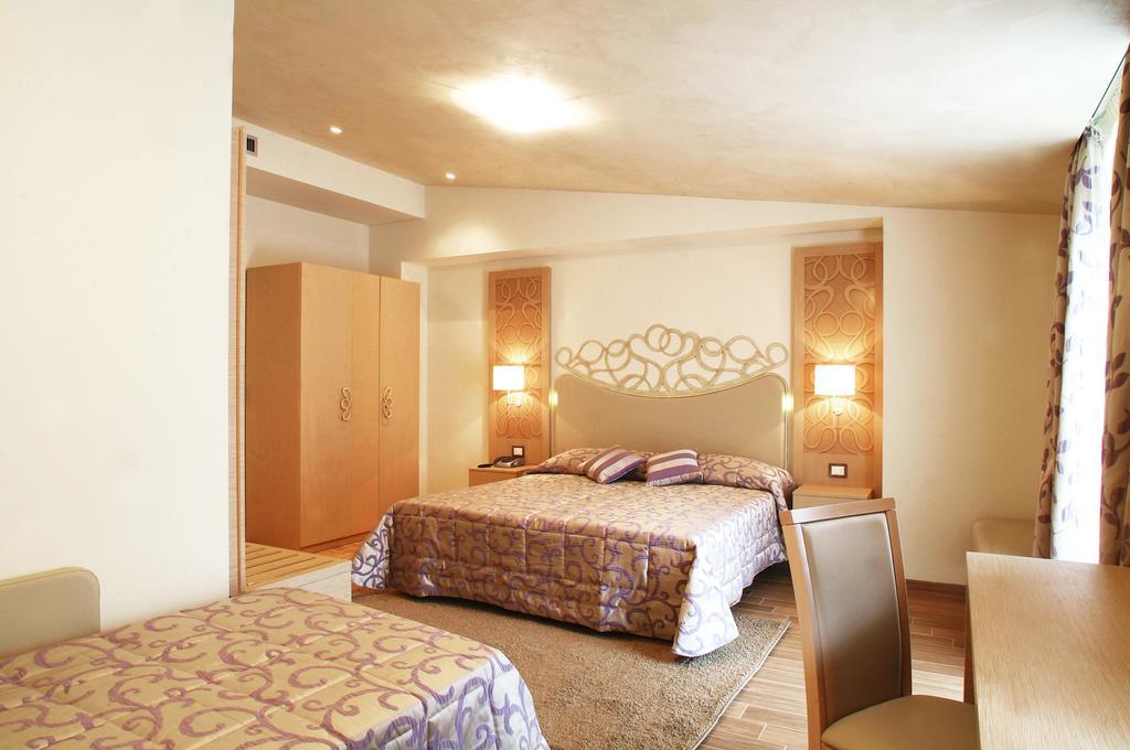 Hotel Duchessa Della Sila San Giovanni in Fiore Δωμάτιο φωτογραφία